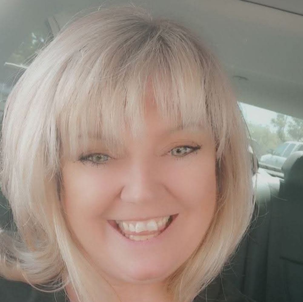 Meet your Posher, Debi